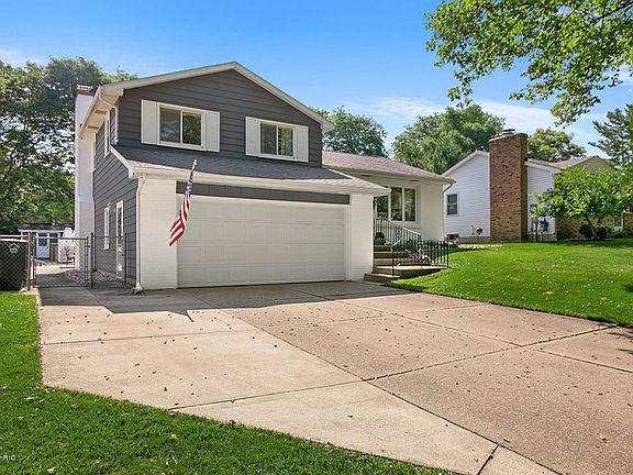3rd image of 1266 Clover Crest Ave NW