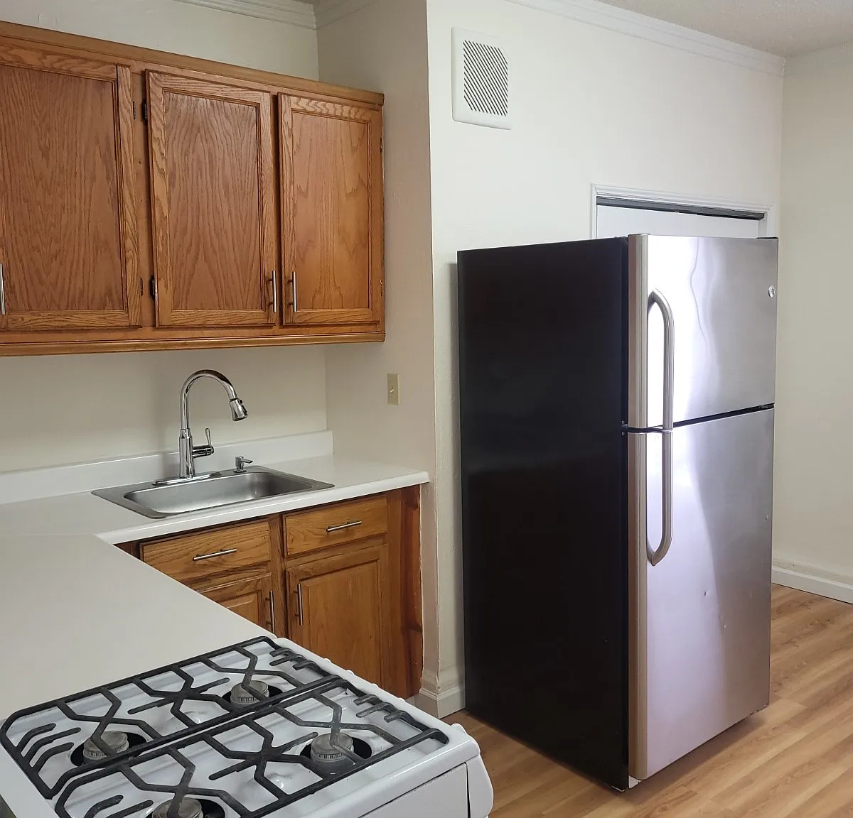 Studio, 500 sqft, $1,175 — Photo 3