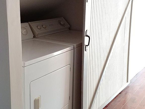 washer and dryer are included