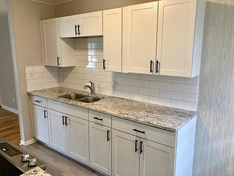 2536 Henry Ave — Photo 10