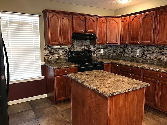 4th image of 117 Fox Haven Ln
