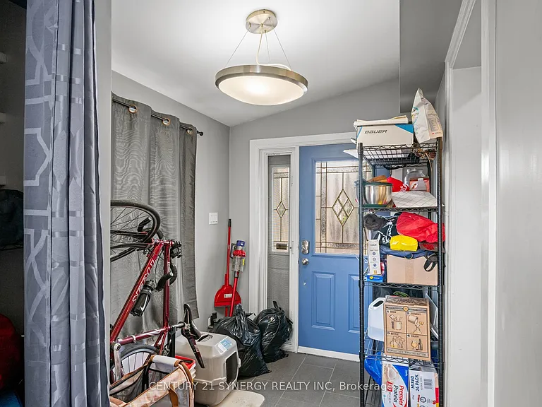 241 Bradley Ave — Photo 22