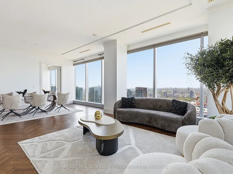 183 Wellington St W #4502 — Photo 5