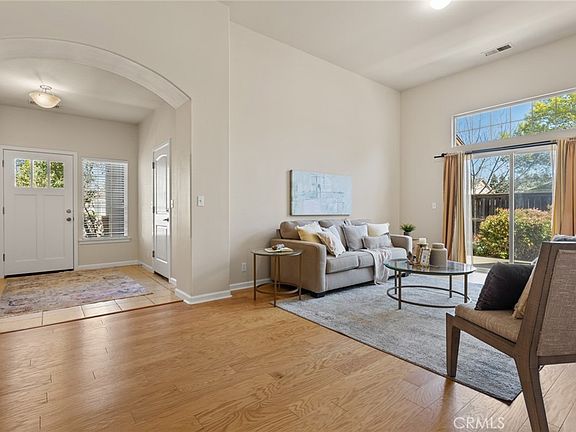 2nd image of 2545 Valhalla Pl