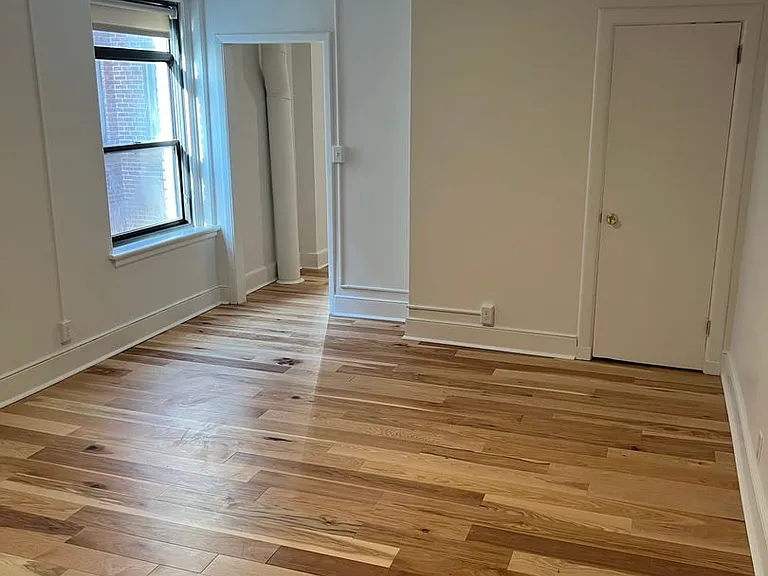 301 Main St — Photo 23