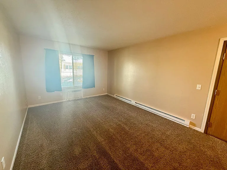 401-405 N Glendale Ave — Photo 6