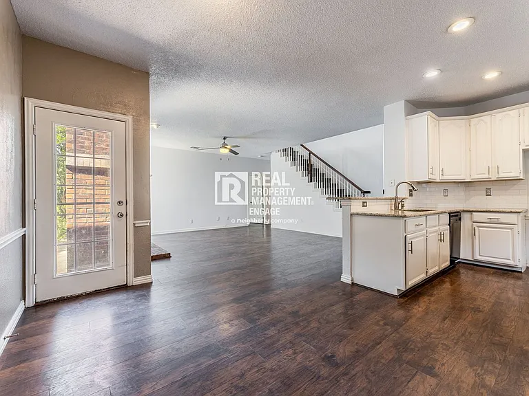 8817 Pocono Dr — Photo 19