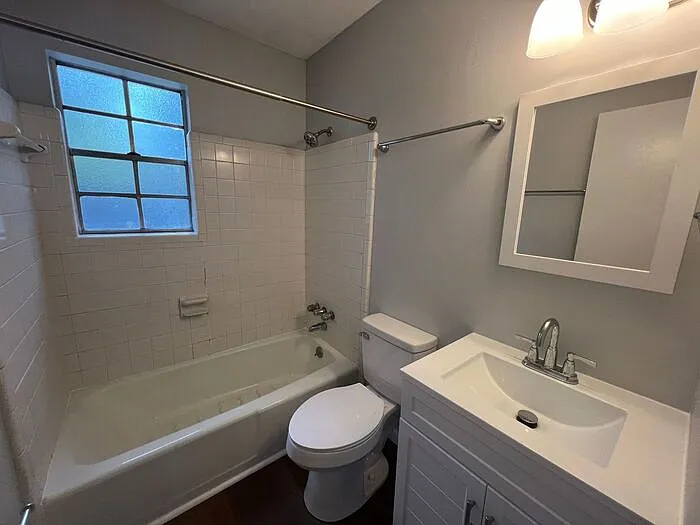 405 Schubert Dr #C — Photo 8