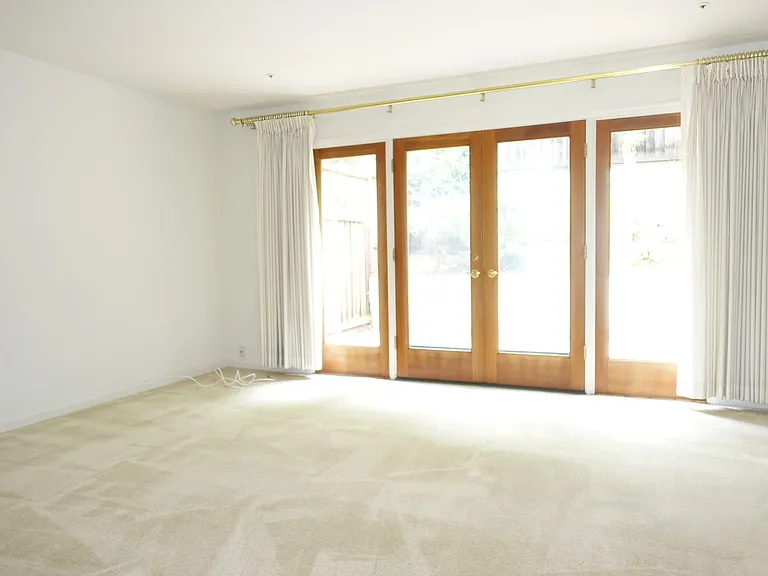 455 Old Oak Ct — Photo 10