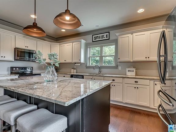 4th image of 212 Oak Brook Cir