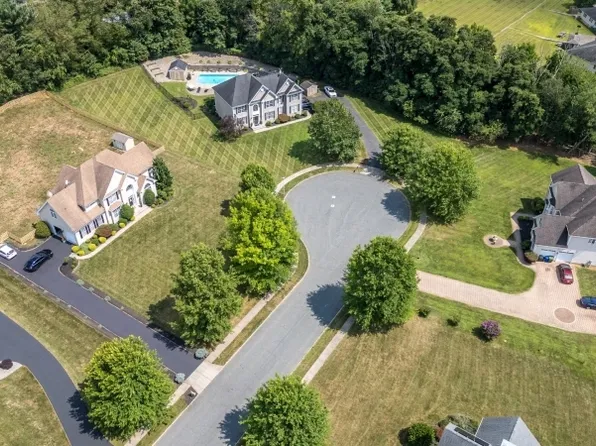 16 Cider Ln, Washington Twp., NJ 07882