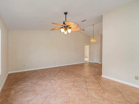 4th image of 1260 Mayflower Ave