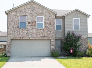 8326 S Swimming Hole Ln, Pendleton, IN 46064