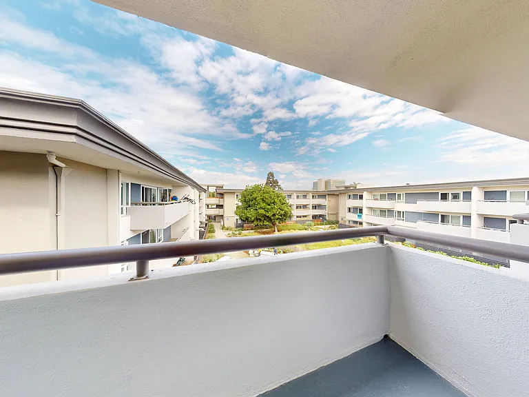 Eight 80 Newport Beach — Photo 48