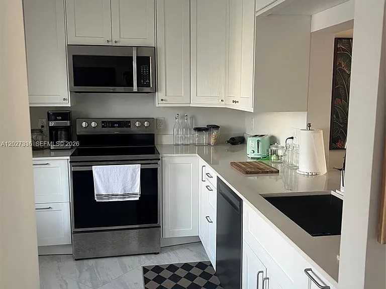 1000 NE 14th Ave #408 — Photo 9