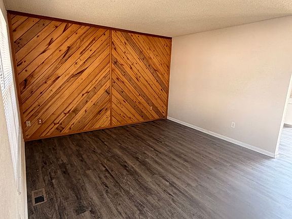 5th image of 15978 E 18th Pl