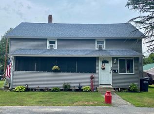 27 Meadow St, Proctor, VT 05765
