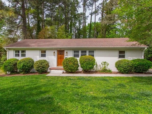 705 Chatham Ln, Raleigh, NC 27610