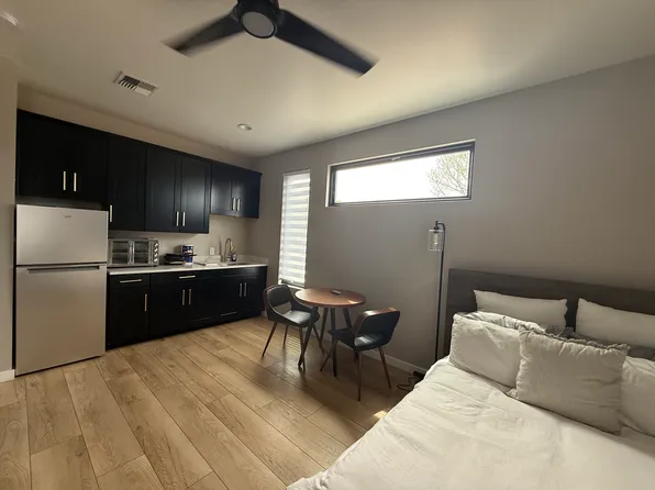 5504 Escondido Ln NW #B, Albuquerque, NM 87107