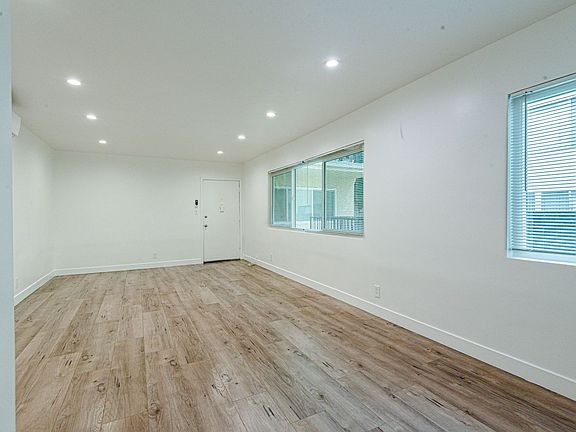 4th image of 4324 Ventura Canyon Ave #3