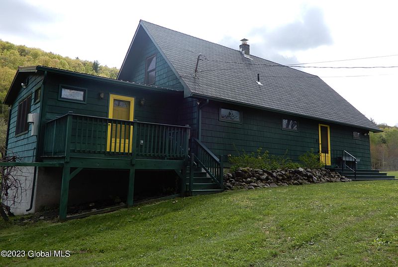 3rd image of 123 Storm Hill Road