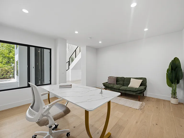 18101 Green Meadow Dr — Photo 23
