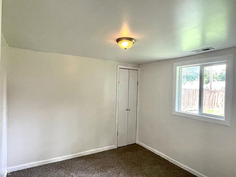 1704 S Lindell Dr — Photo 14