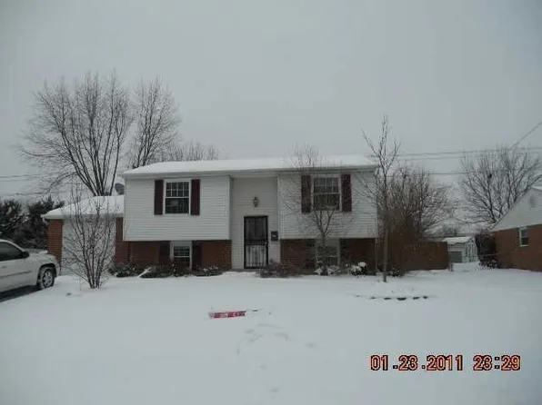 226 Southerly Hills Dr, Englewood, OH 45322