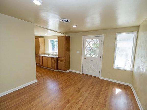 5th image of 2937 Ross Ave