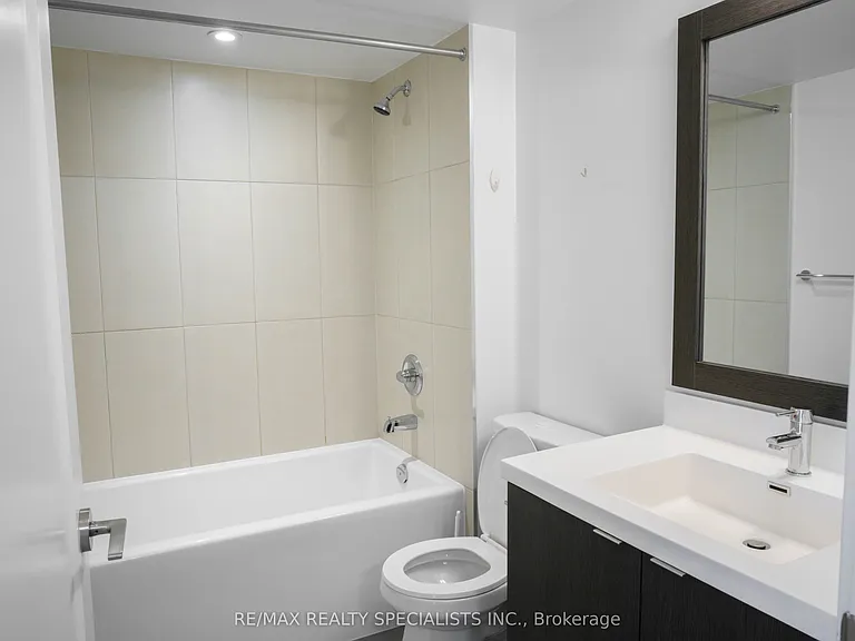 9 Mabelle Ave #326 — Photo 11