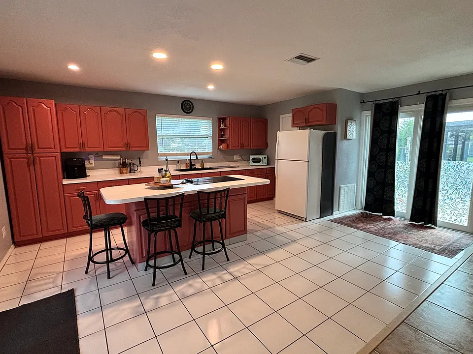 1411 SE Delene Ct