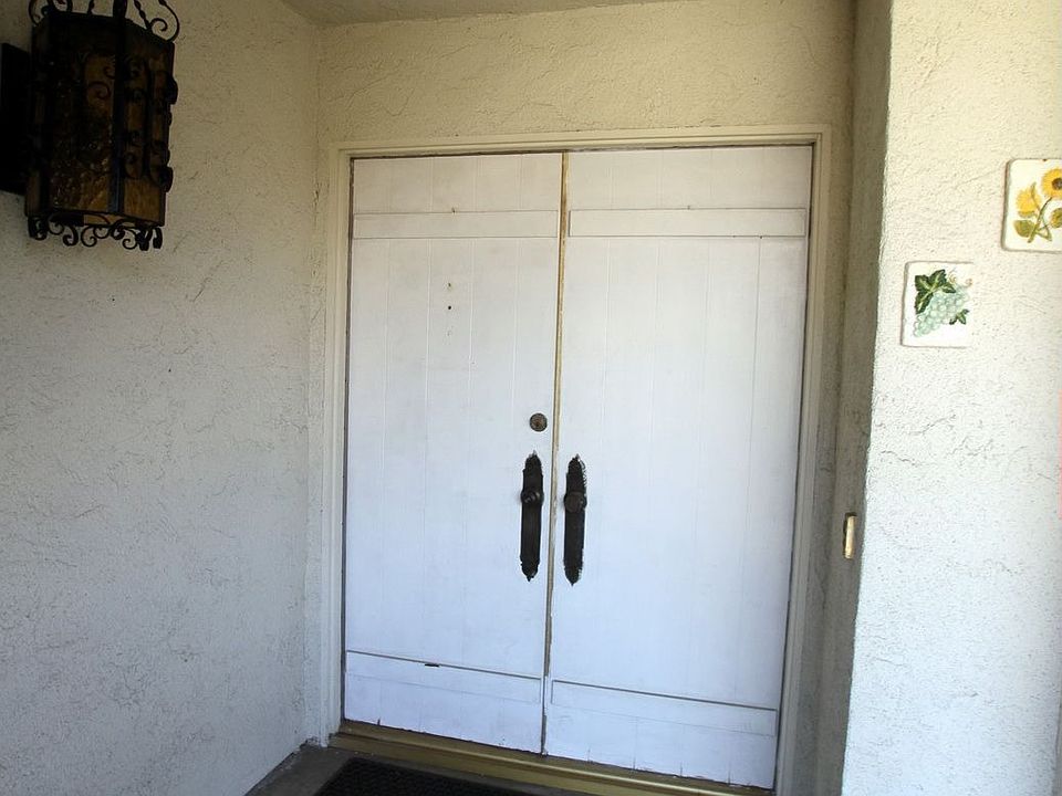 1st image of 212 N Greencroft Ave