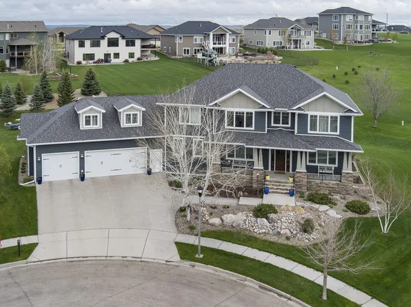 3700 Chisholm Pl, Bismarck, ND 58503