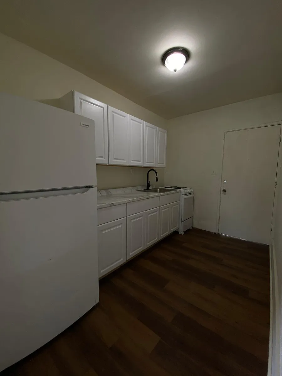 Kitchen - 608 1st St S