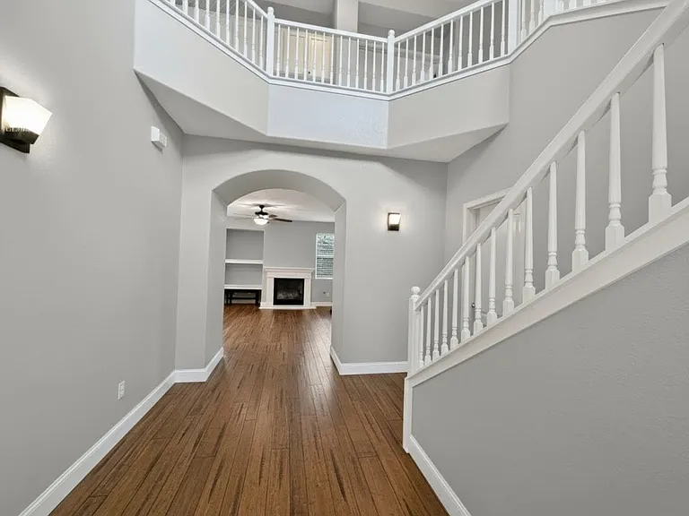 2371 Serena Ave — Photo 4