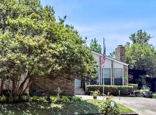 2812 Prescott Dr, Carrollton, TX 75006