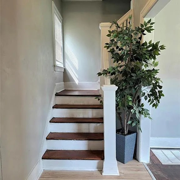 2927 Seyburn St — Photo 4
