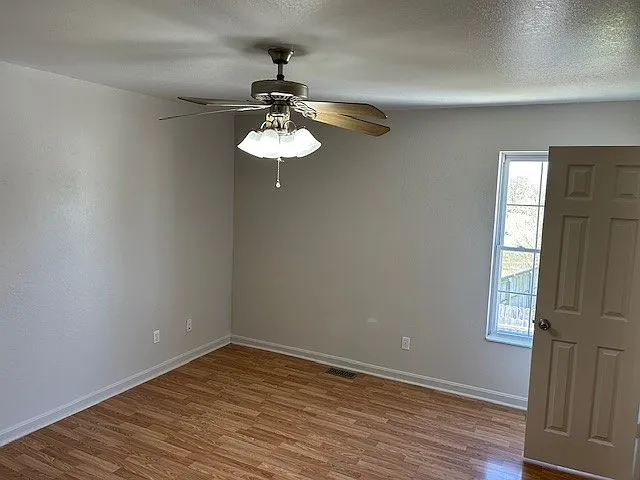 6773 Boston Dr — Photo 11