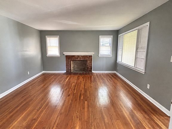 3rd image of 26 Cumley St