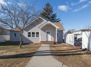 156 N 20th St, Wheatley Heights, NY 11798