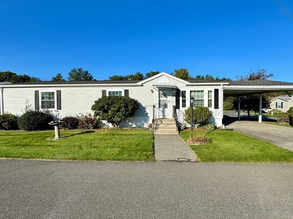 26 Fiesta Way, Chicopee, MA 01020