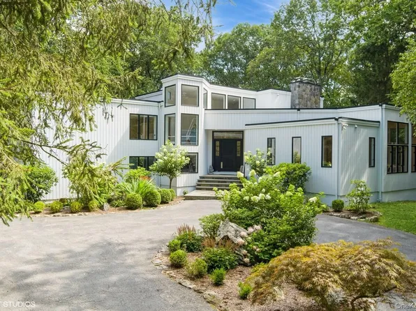 4 Hemlock Hollow Place, Armonk, NY 10504