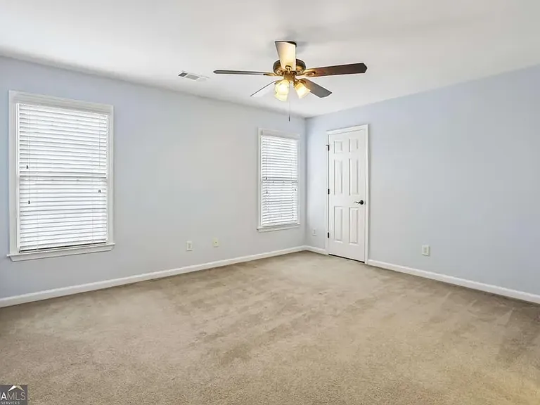 810 Freedom Way — Photo 24