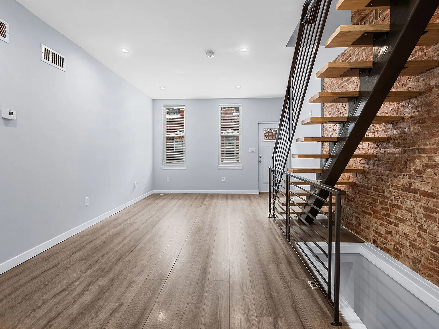 2 bed, 1.5 bath, 1020 sqft, $1,600 — Photo 4