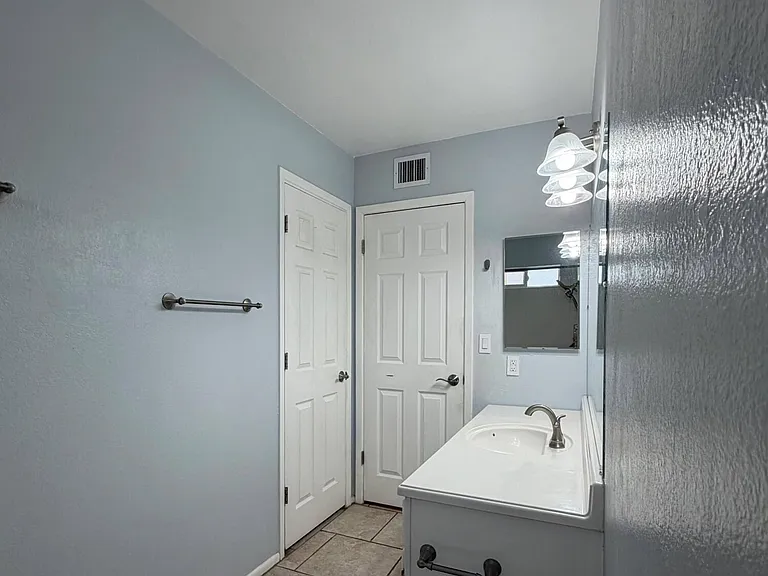 11815 N 65th Ave — Photo 19