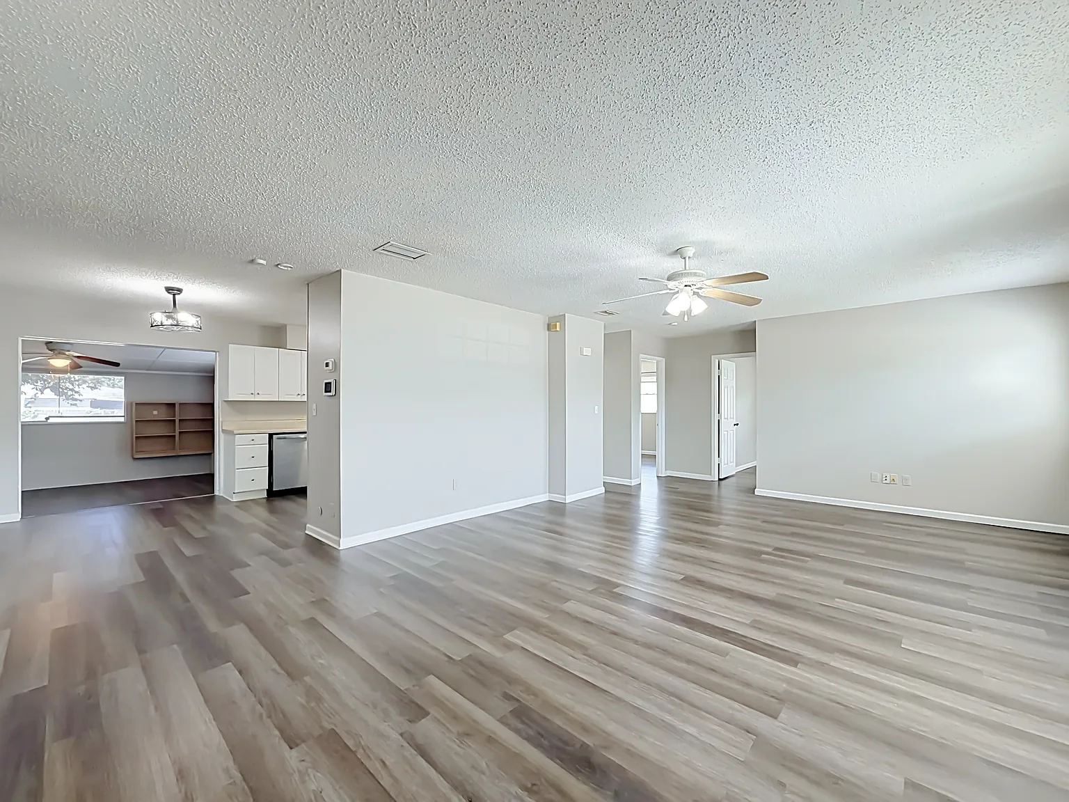 2 bed, 1058 sqft, $2,195 — Photo 4