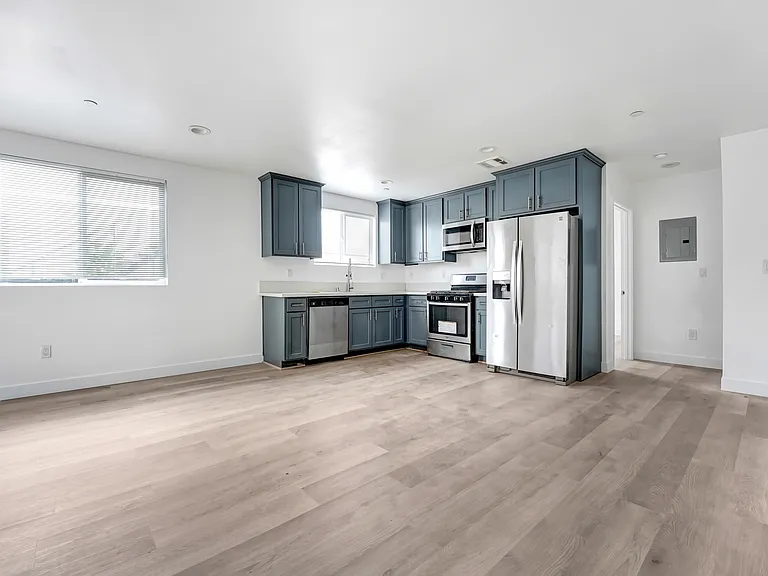 2439 Malabar St — Photo 1