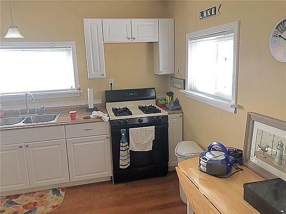 5th image of 2445 Lakeside Dr