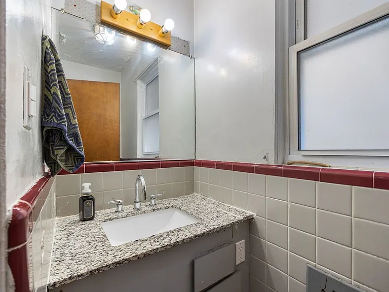 5639 N Saint Louis Ave #1 — Photo 5