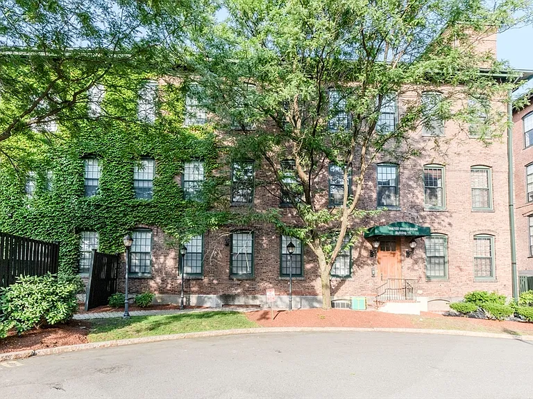 144 Moody St #B15-33 — Photo 16